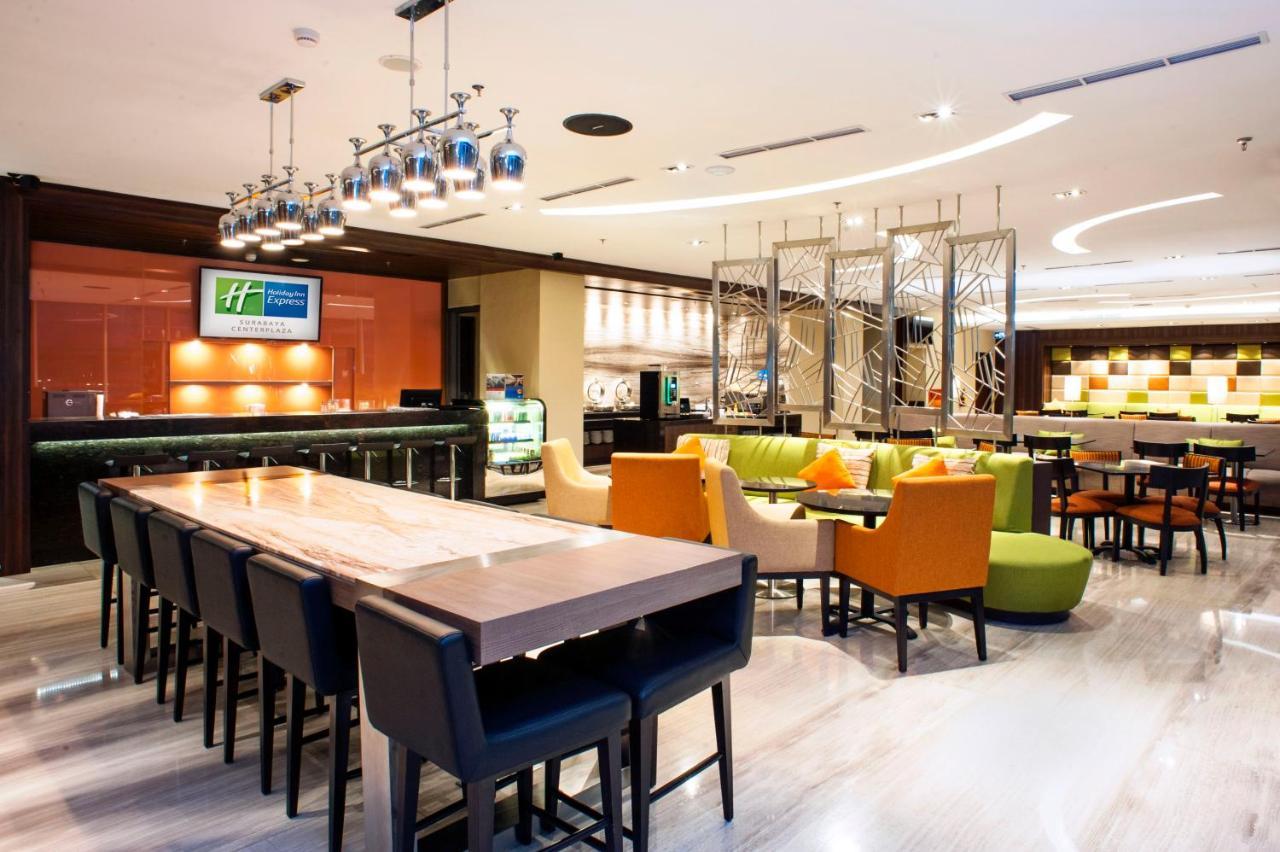 Holiday Inn Express Surabaya Centerpoint By Ihg Exteriör bild