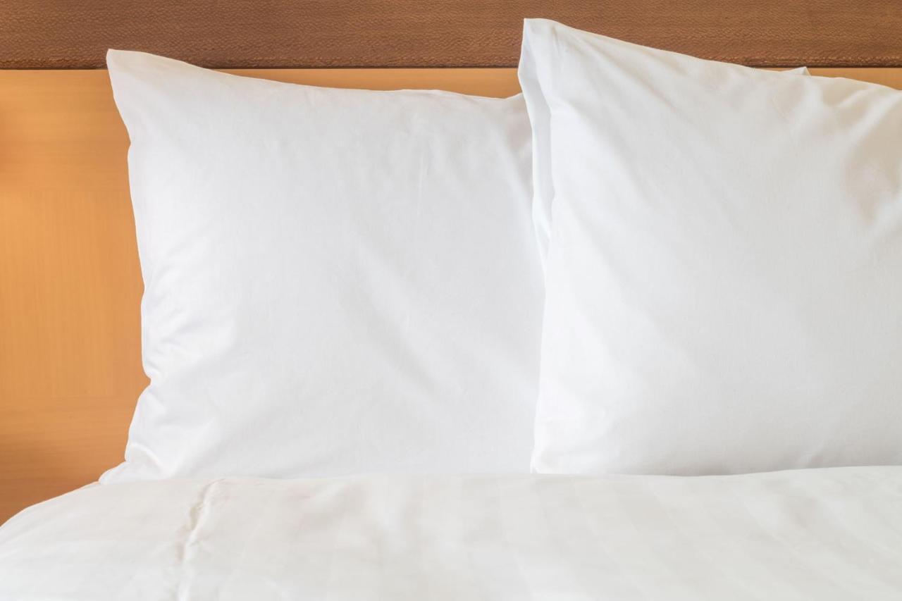 Holiday Inn Express Surabaya Centerpoint By Ihg Exteriör bild