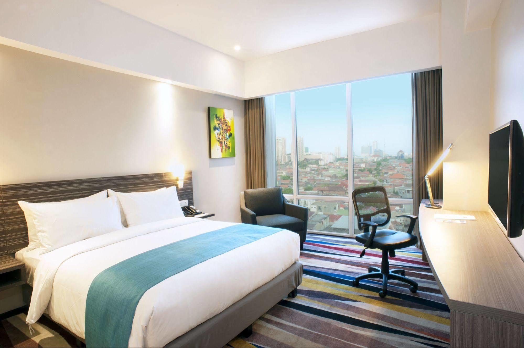Holiday Inn Express Surabaya Centerpoint By Ihg Exteriör bild